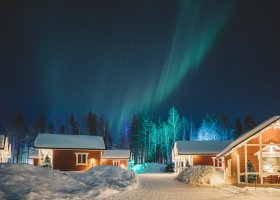 finsko-hotel-santa-claus-holiday-village-003.jpg