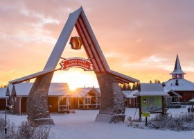 finsko-hotel-santa-claus-holiday-village-007.jpg