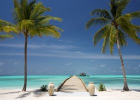 maledivy-hotel-atmosphere-kanifushi-003.jpg