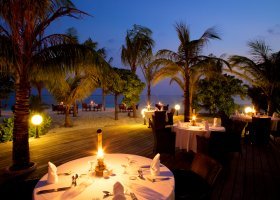 maledivy-hotel-kuredu-island-resort-spa-010.jpg