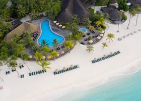 maledivy-hotel-kuredu-island-resort-spa-051.jpg