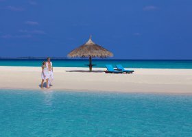 maledivy-hotel-kuredu-island-resort-spa-055.jpeg