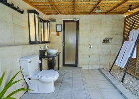 maledivy-hotel-kuredu-island-resort-spa-063.jpg