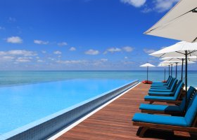 maledivy-hotel-summer-island-village-012.jpg