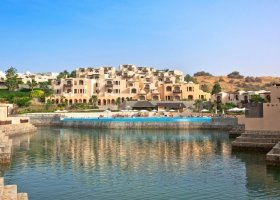 ras-al-khaimah-hotel-the-cove-rotana-resort-030.jpg