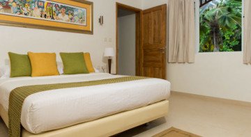 Self Catering Apartment - 1 bedroom**/