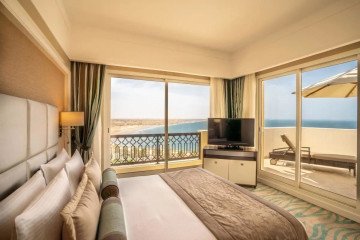 Two Bedroom Family Suite with View (61 - 81 m²)