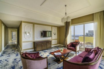 Three Bedroom King Suite (190 m²)