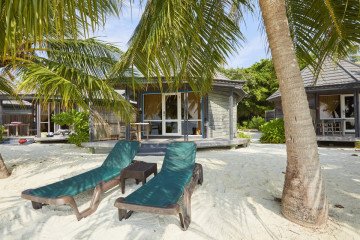 Sangu Jacuzzi Beach Villa