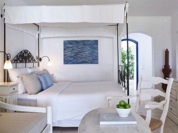 Deluxe Seafront Suites