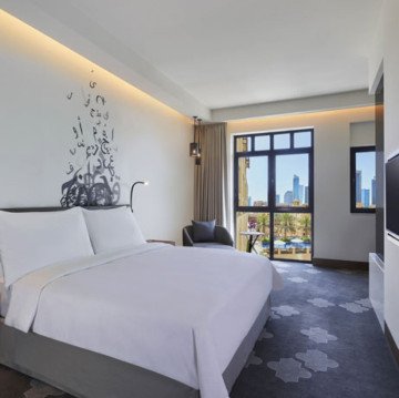 Deluxe, Pool View (32 m2)