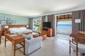Club Beachfront Junior Suite - Upper Floor