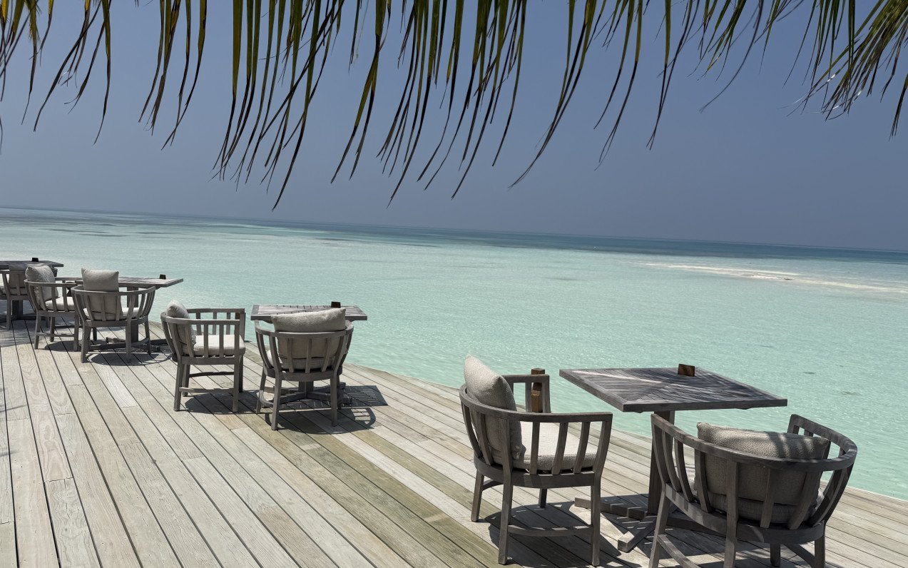 Tři pětihvězdičkové hotely na Maledivách a nečekaný výlet do Asie